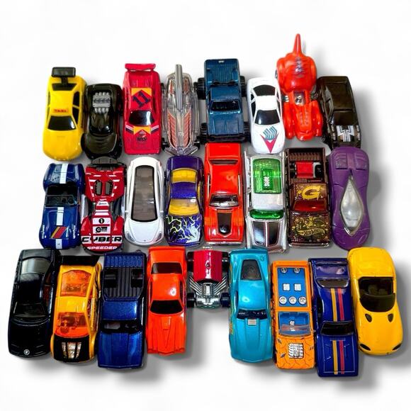 Hot Wheels Matchbox 25 Mixed Diecast Toy Car Lot – Snoopy Racer Pack - Picture 2 of 11